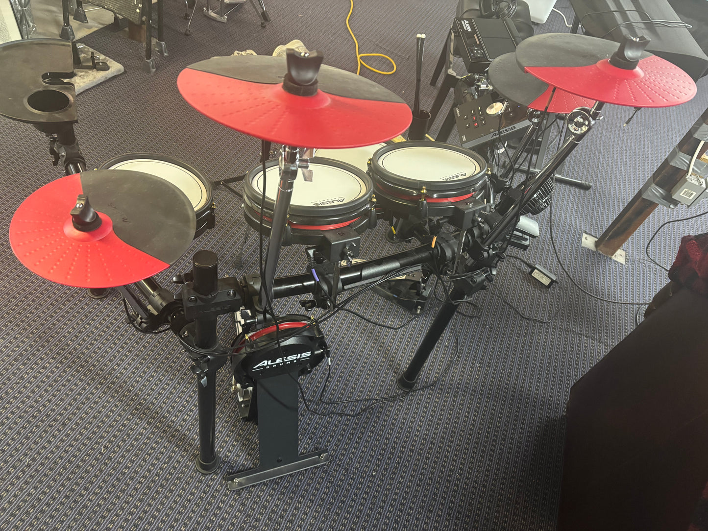 Alesis Command Mesh Electronic Drum Set with Alesis Sample Pad 4