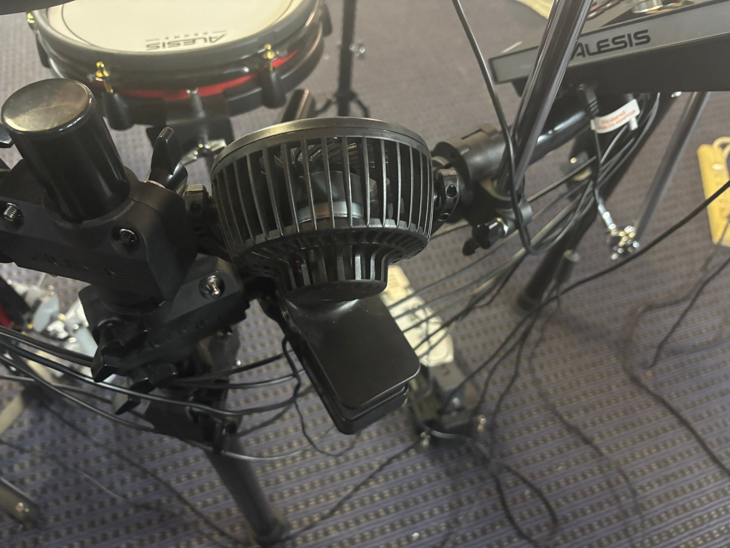 Alesis Command Mesh Electronic Drum Set with Alesis Sample Pad 4