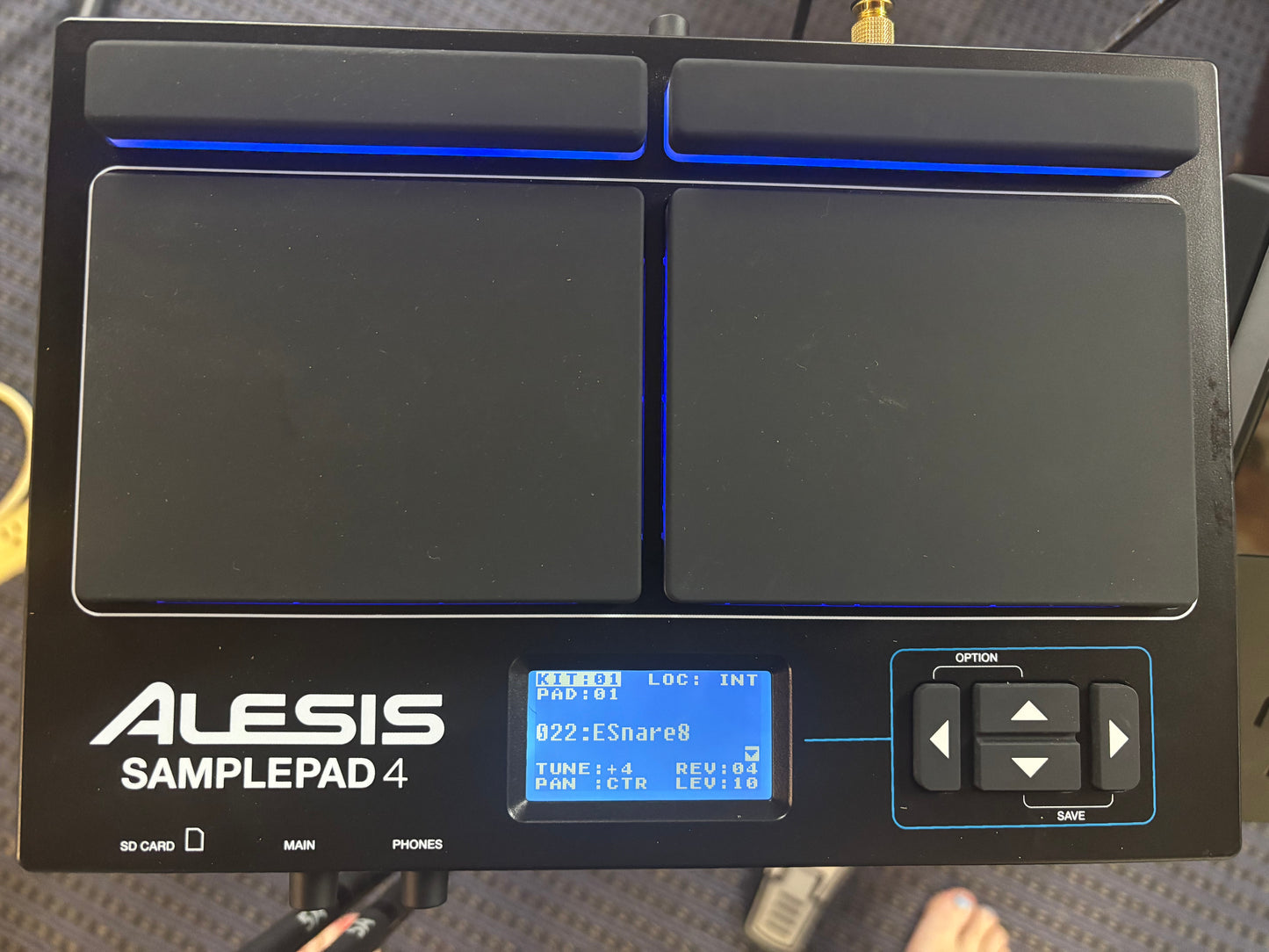 Alesis Command Mesh Electronic Drum Set with Alesis Sample Pad 4