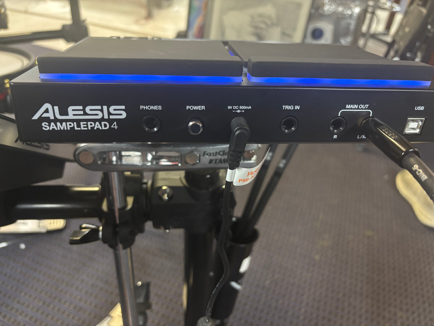 Alesis Command Mesh Electronic Drum Set with Alesis Sample Pad 4