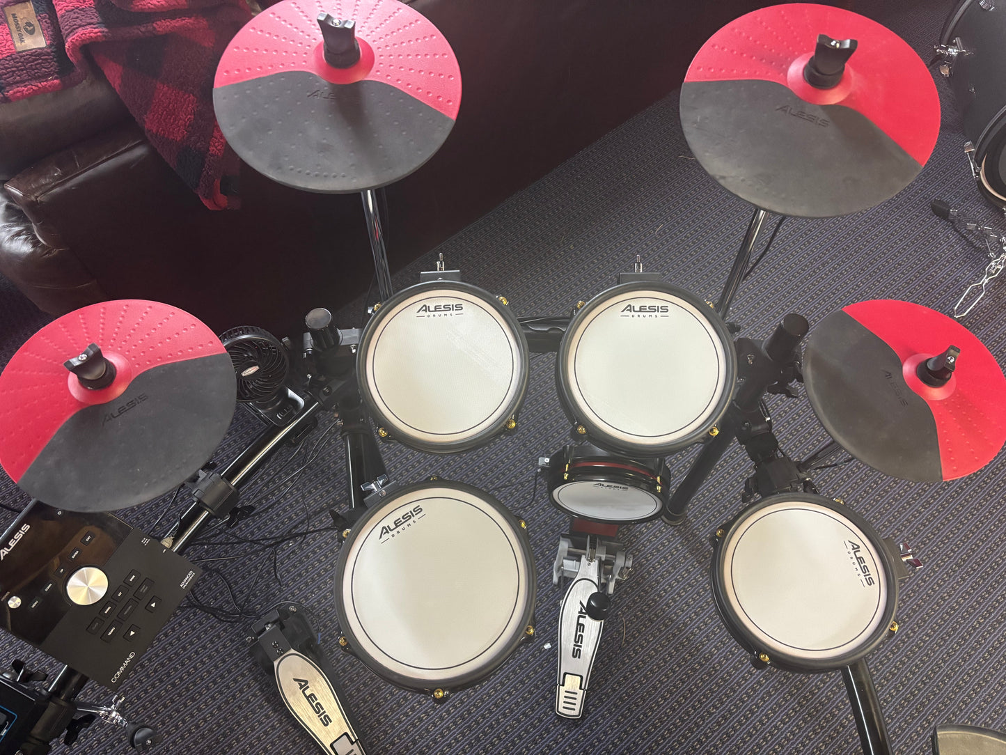 Alesis Command Mesh Electronic Drum Set with Alesis Sample Pad 4