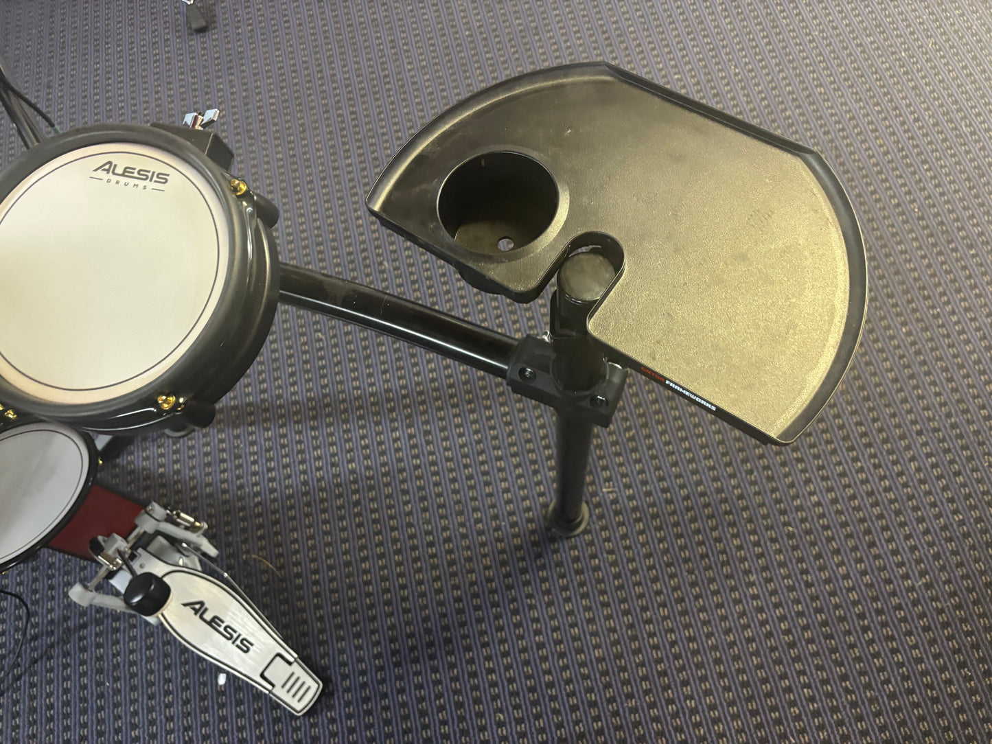 Alesis Command Mesh Electronic Drum Set with Alesis Sample Pad 4