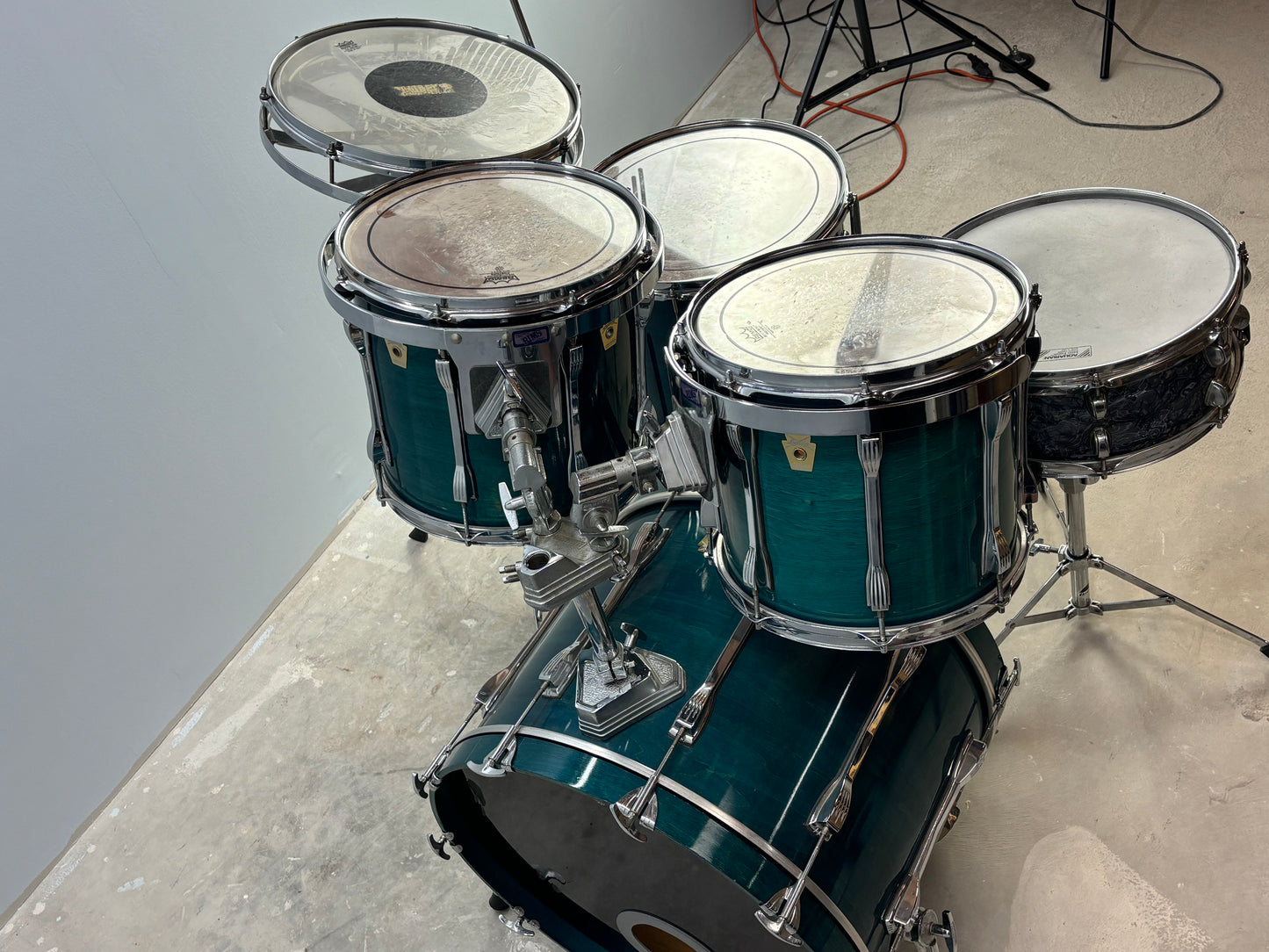 Ludwig Classic Maple Kit - Teal Swirl Color - Excellent Condition