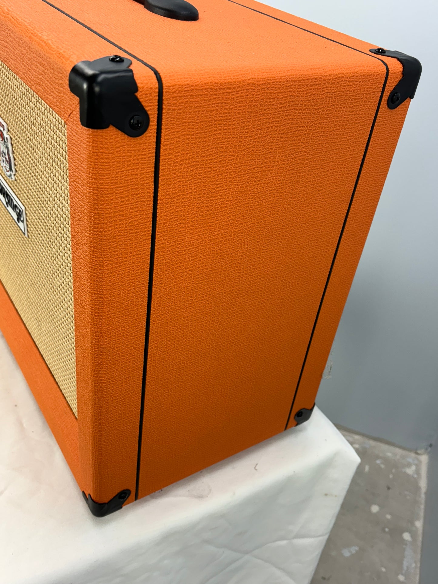 Orange 60 Watt Speaker Cabinet - Like new!