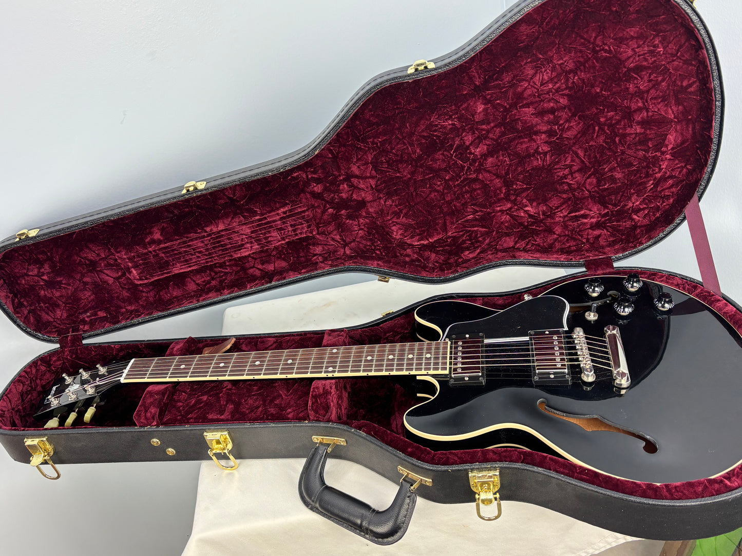 Brand New Gibson Demo 336 Electric Guitar!