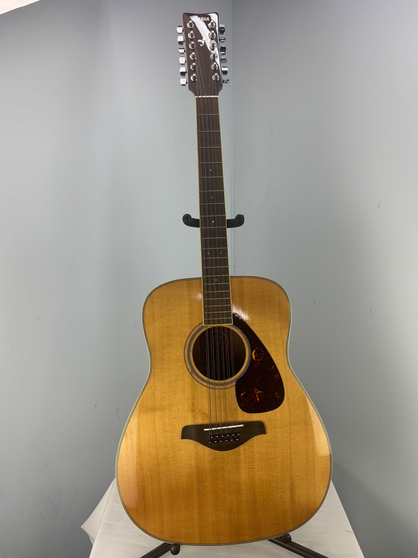 Yamaha FG720S-12 - 12-String Folk Acoustic Guitar in Natural - Very Good Condition