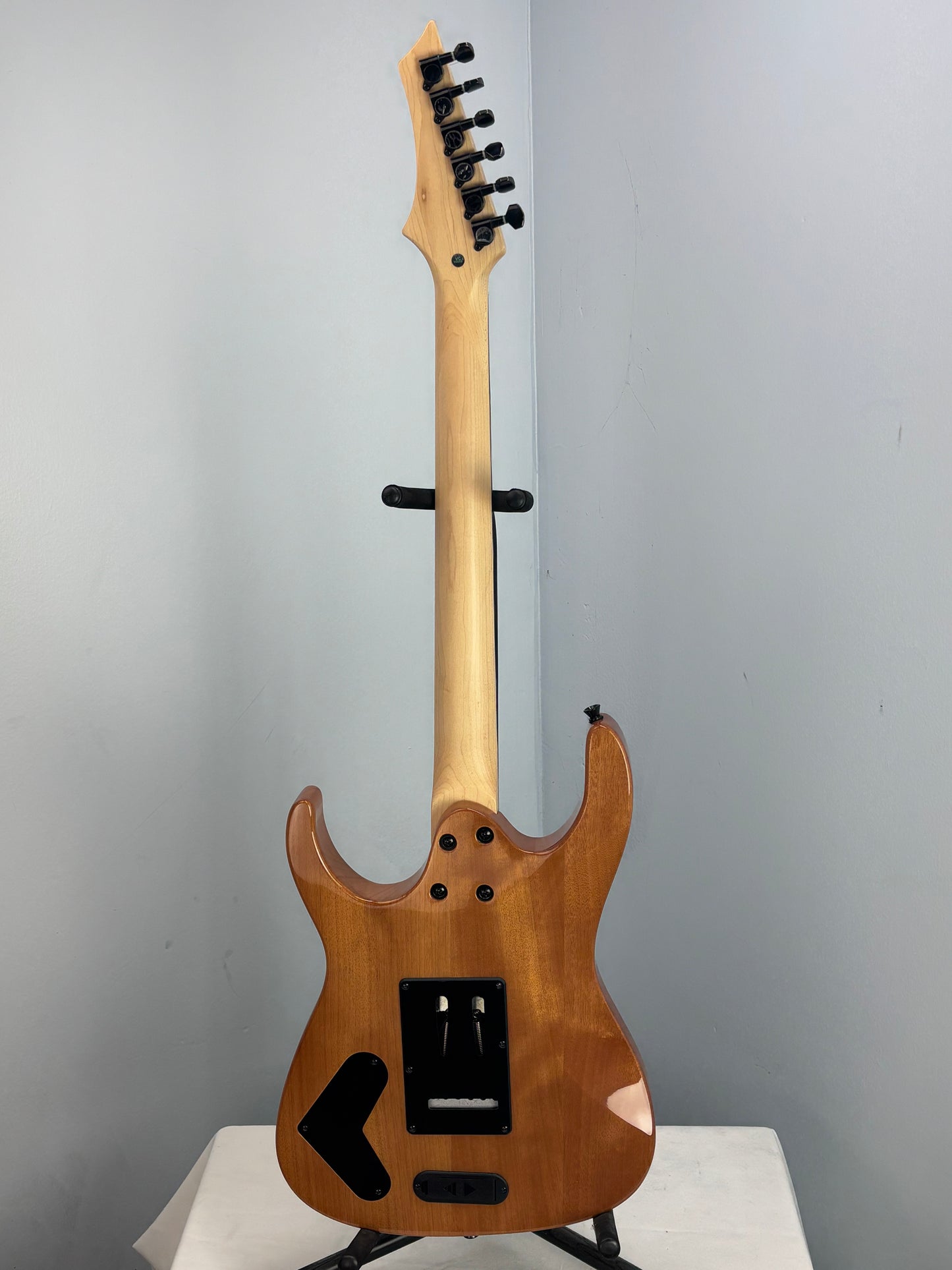 Leo James Tempest - Gloss Burl Top - Excellent Condition