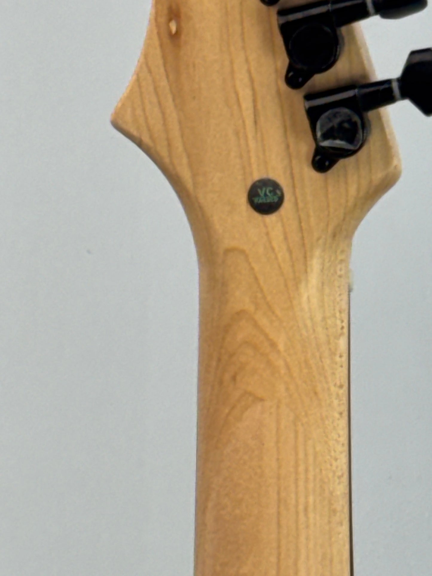 Leo James Tempest - Gloss Burl Top - Excellent Condition