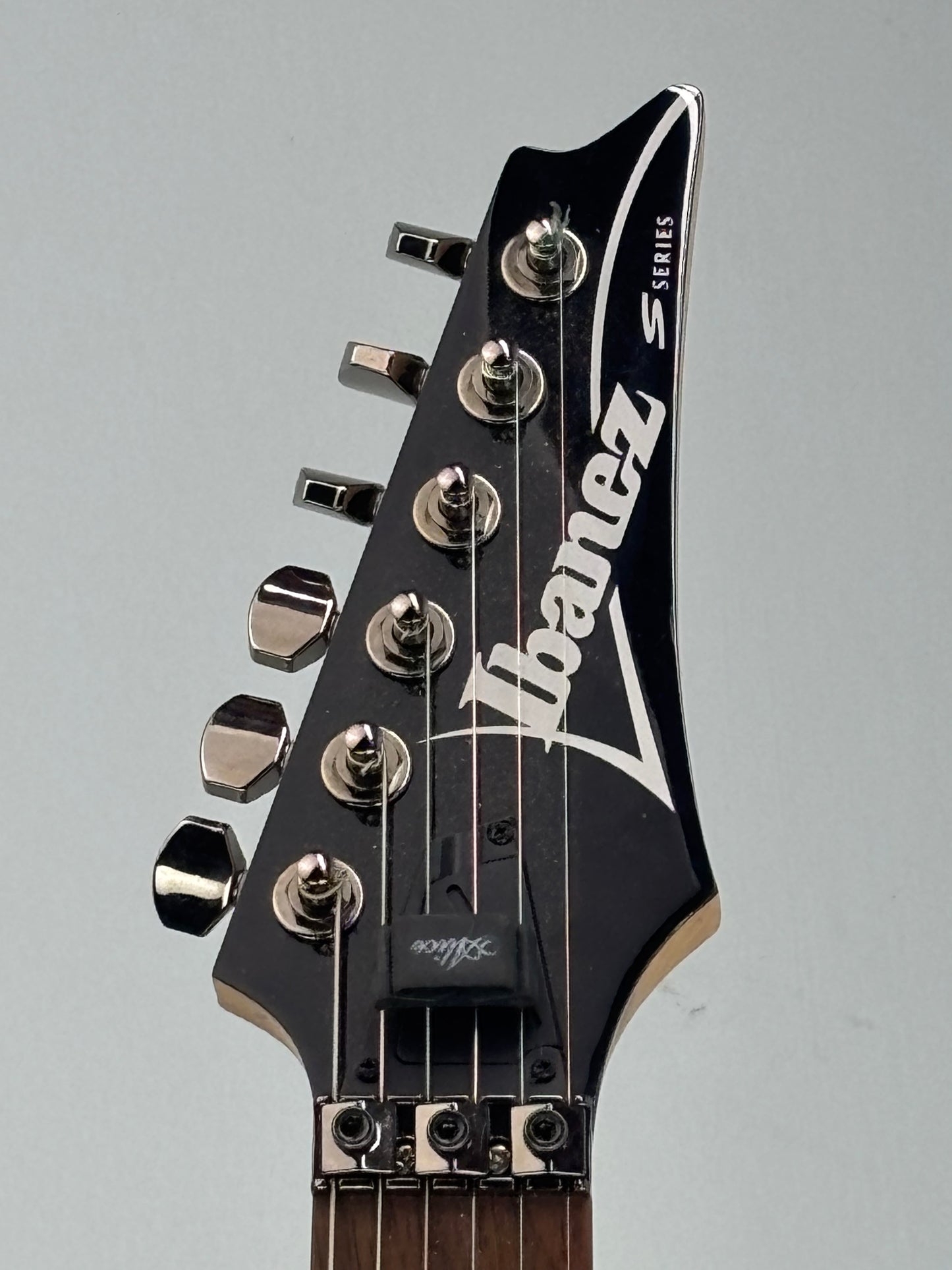 Ibanez S520-WK Standard with Mahogany Body, Rosewood Fretboard - Weathered Black