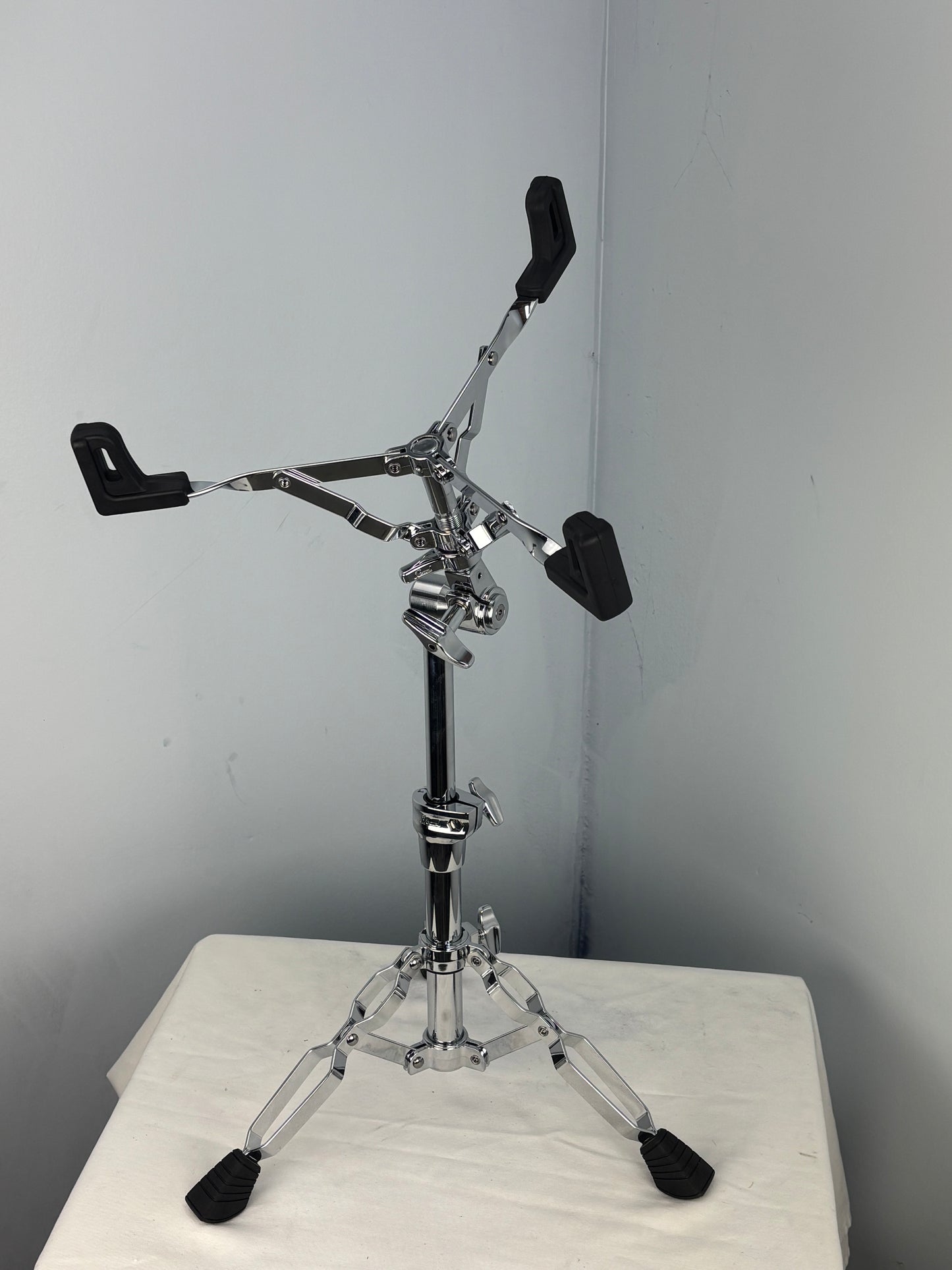 Pearl S930 Series Snare Stand - Double Braced in Like New Condition
