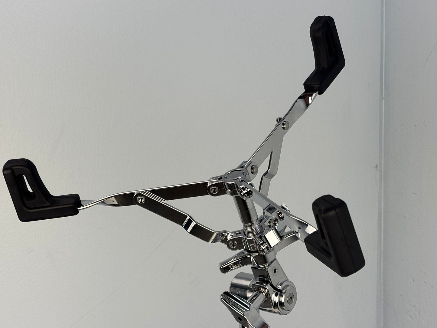 Pearl S930 Series Snare Stand - Double Braced in Like New Condition