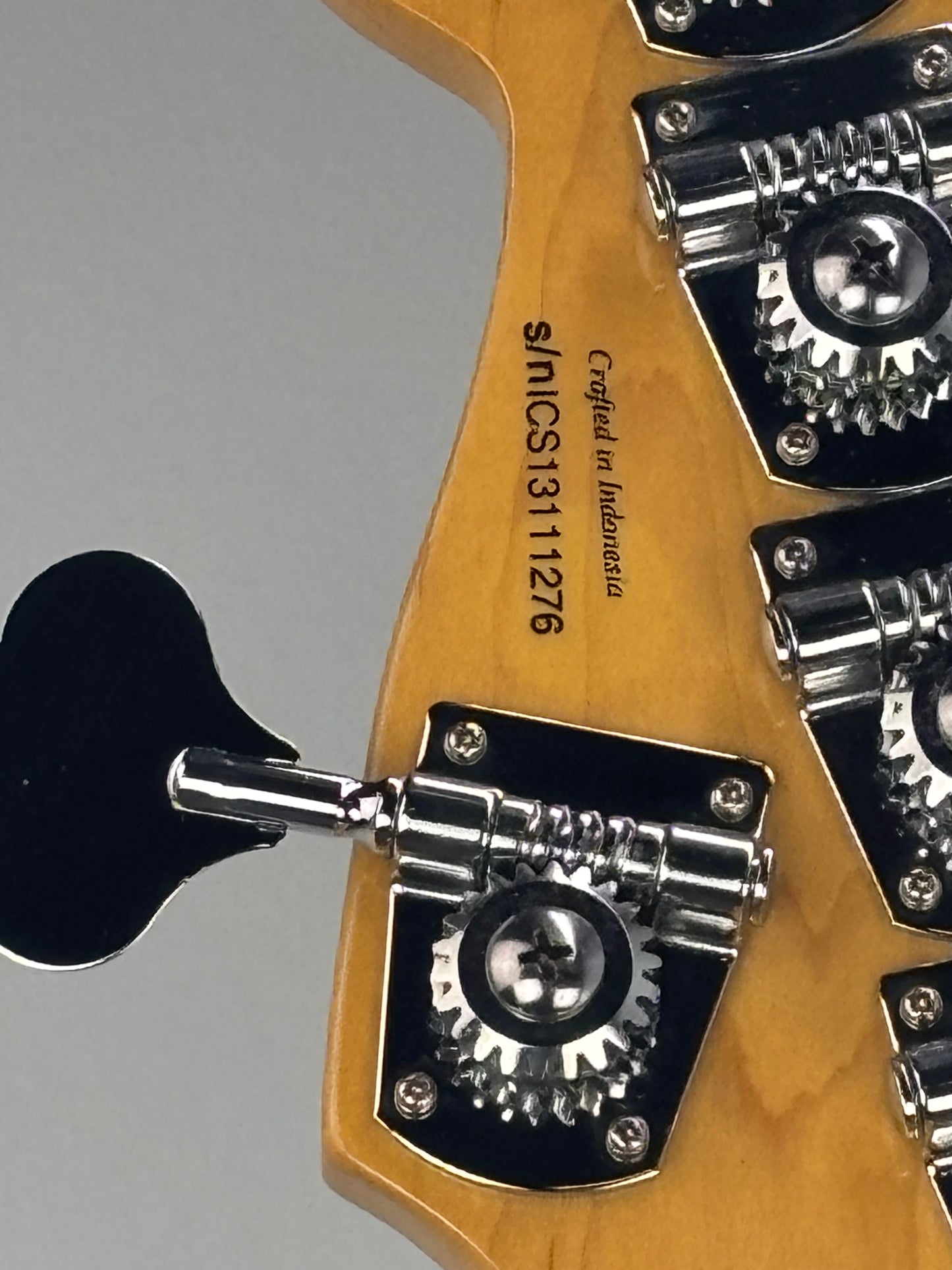 Squier Vintage Modified Jazz Bass V – Natural – Maple Block Inlays – Excellent