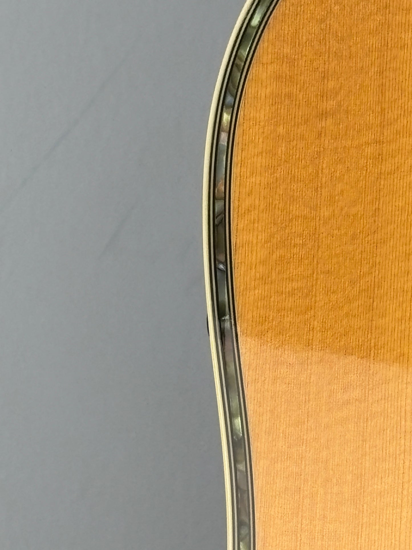 Sigma Dreadnought Acoustic-Electric Guitar – Abalone Inlay – Gloss Natural – Excellent