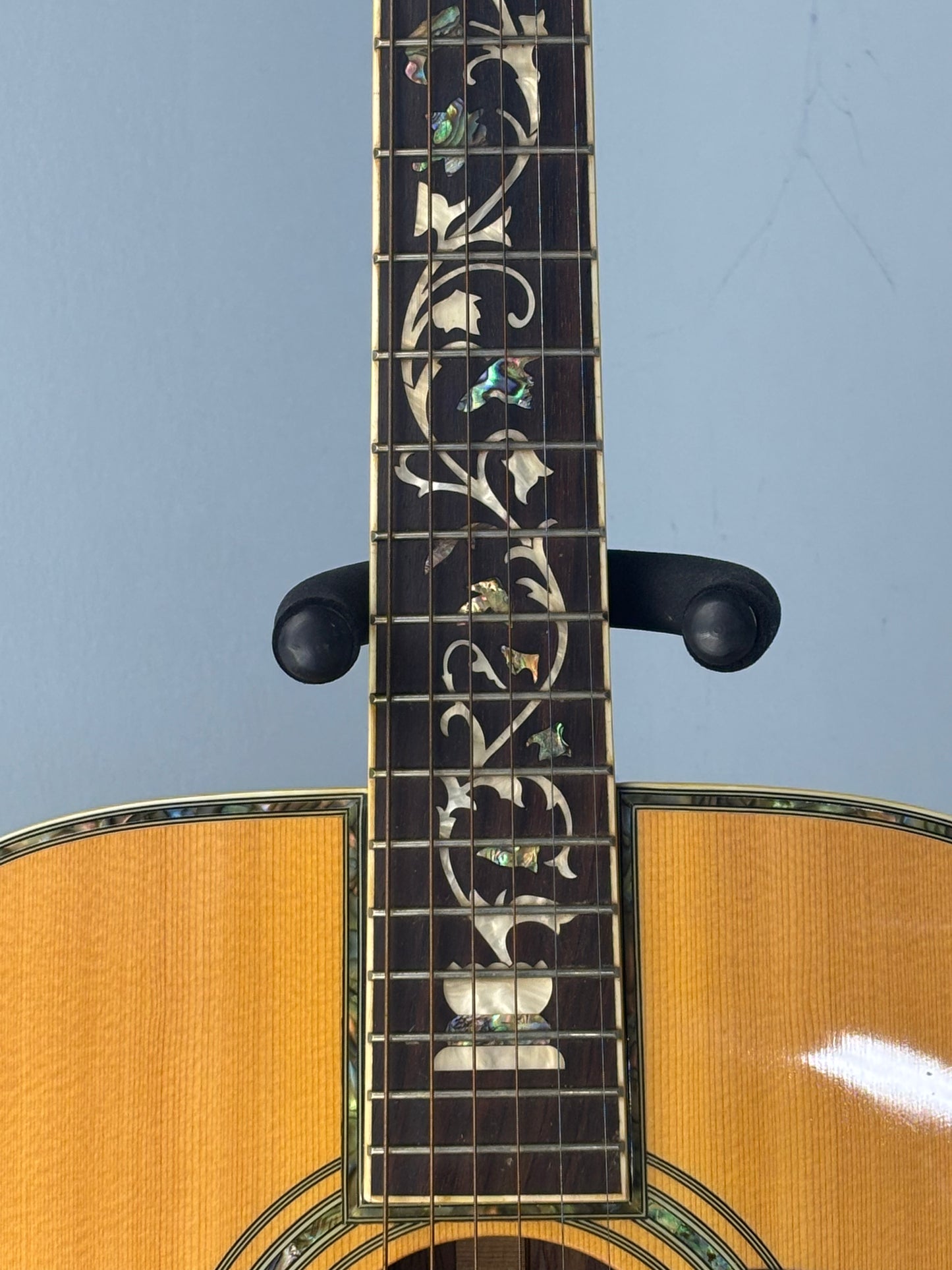 Sigma Dreadnought Acoustic-Electric Guitar – Abalone Inlay – Gloss Natural – Excellent