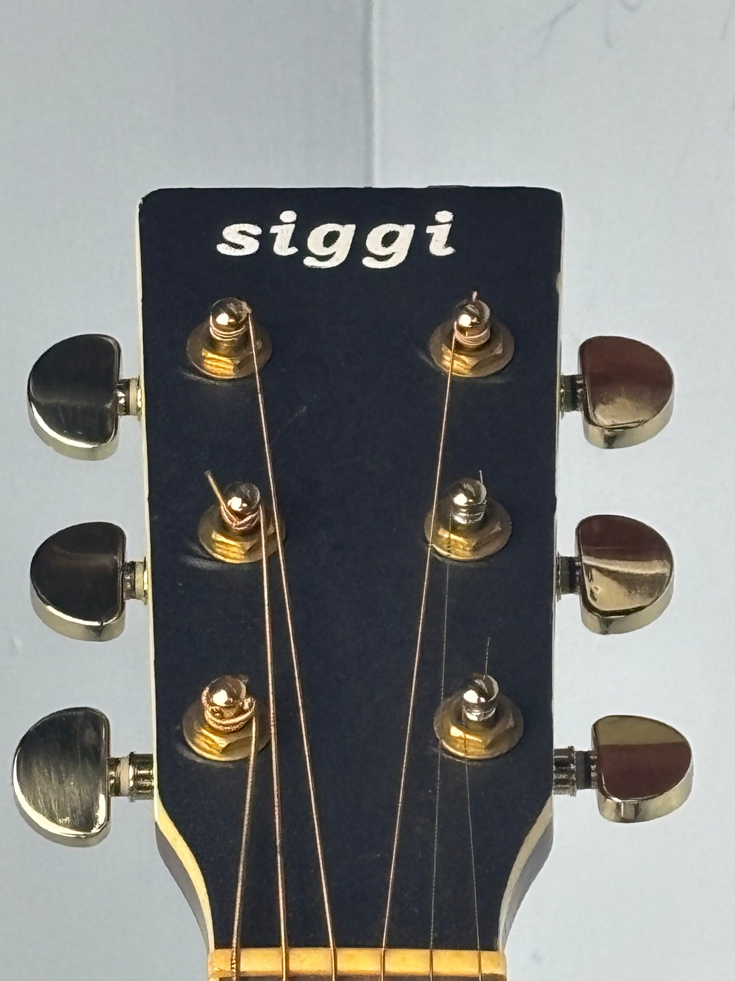 Sigma Dreadnought Acoustic-Electric Guitar – Abalone Inlay – Gloss Natural – Excellent