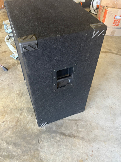 Hartke 215XL Bass Cabinet – Dual 15″ Aluminum Cones – Deep, Punchy Bass