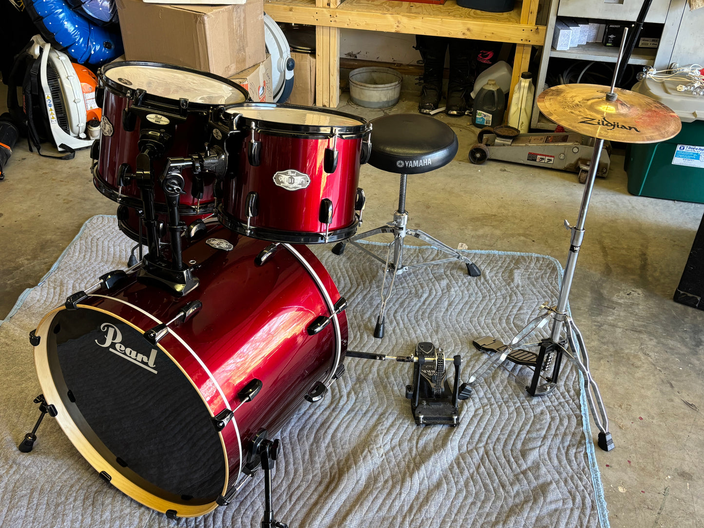 Pearl Vision 4-Piece Drum Kit – Red Lacquer – Excellent Condition – Extras Included