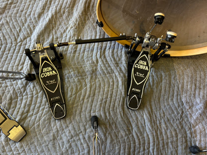 Pearl Vision 4-Piece Drum Kit – Red Lacquer – Excellent Condition – Extras Included