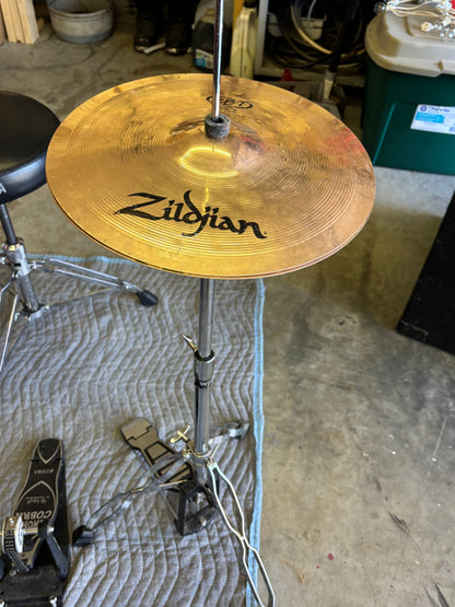 Pearl Vision 4-Piece Drum Kit – Red Lacquer – Excellent Condition – Extras Included